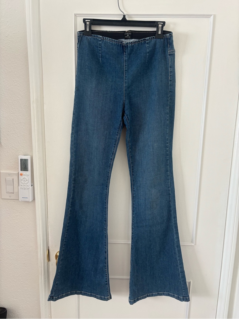 Vintage Just Black Women's Flare Jeans in Dark Blue Wash